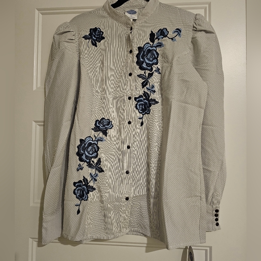 New Diane Gilman Embroidered Blouse sz medium